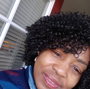 Meet your Posher, Carine